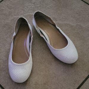 Vionic Textured White Women's Flats
